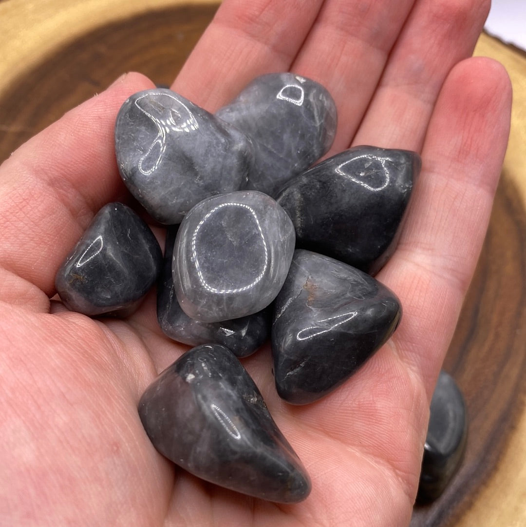 Grey Quartz Tumbled – Moonbeam Healing