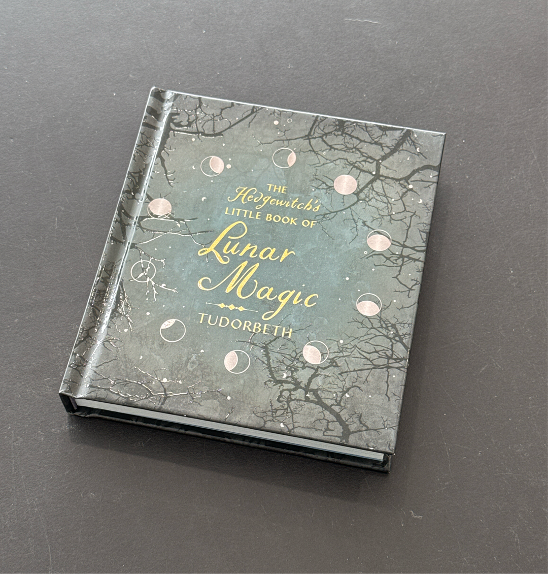 Hedgewitch's Little Book of Lunar Magic (Hardcover)