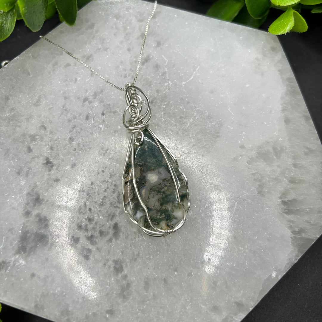 Handcrafterd Moss Agate Sterling Silver Pendant