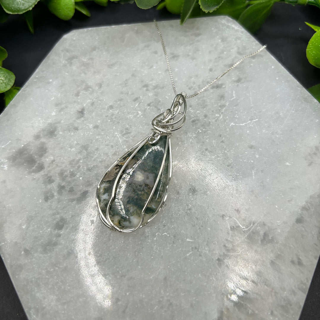 Handcrafterd Moss Agate Sterling Silver Pendant