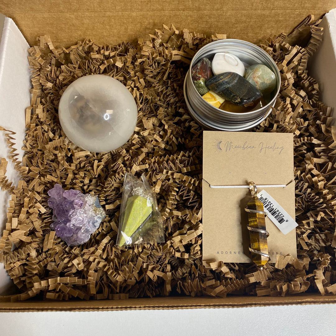 Mystery Crystal Box - Crystals, Bracelets, Palm Stones, Selenite, Palo  Santo, Tumble and Rough Stones! (Crystal Confetti, Crystal Gifts)